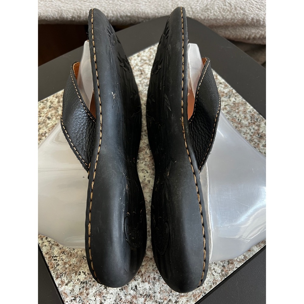 Born Black Leather Thong Sandals Womens 10 Flat Flip Flops Classic Old Money - Picture 10 of 11